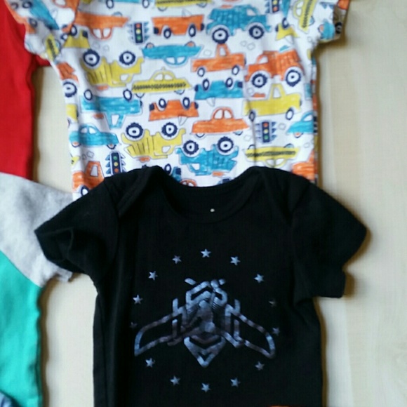 0/3 and 3 month Carter's boy onesies - Picture 5 of 6